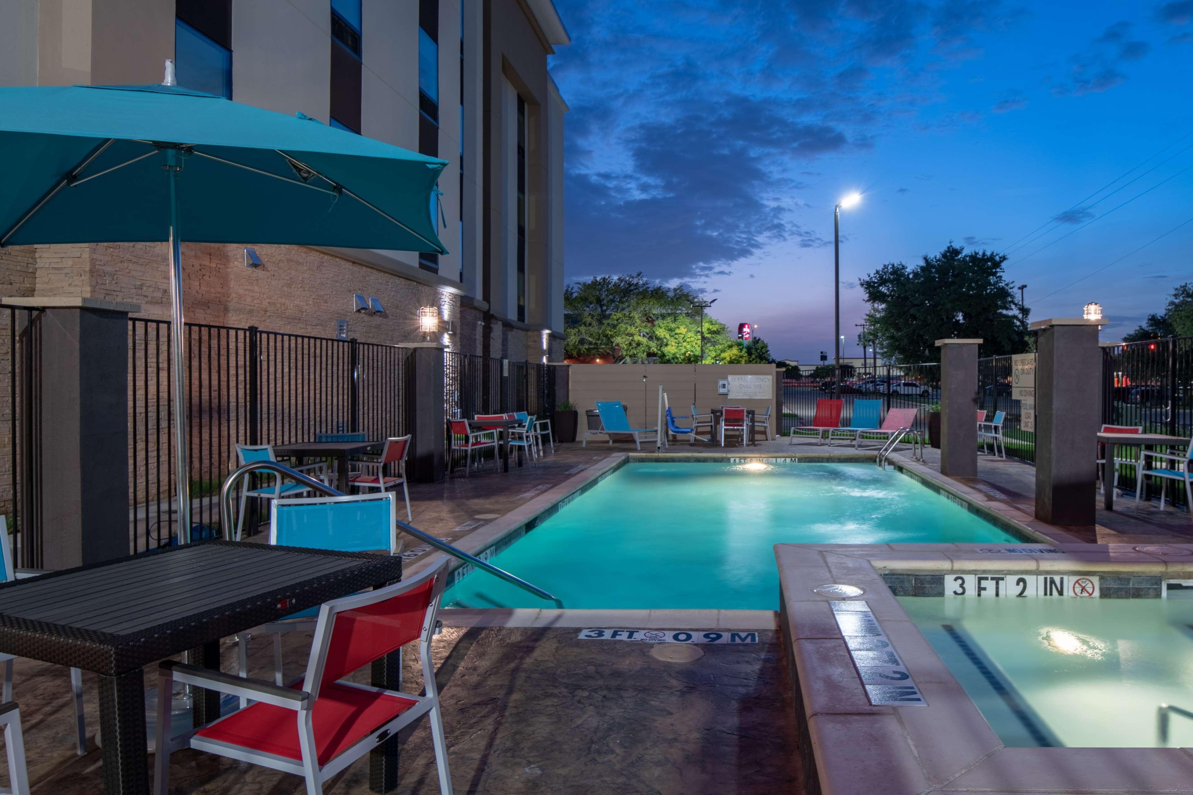 Hampton Inn & Suites Dallas/Plano Central Extérieur photo